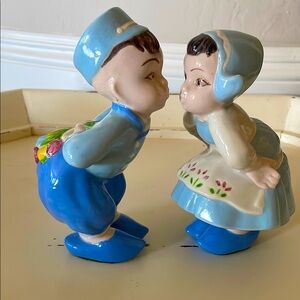 Vintage Kissing Porcelain Dutch Couple